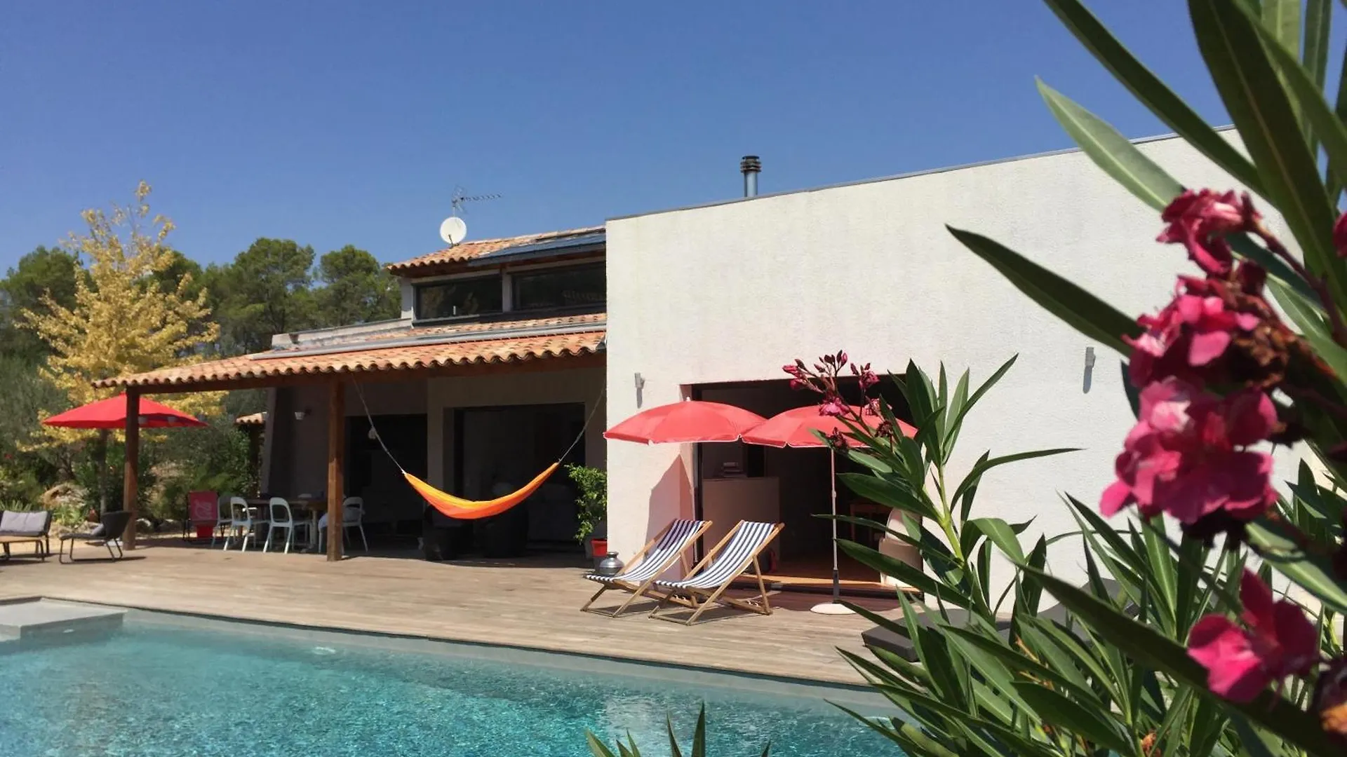 Athena Villa Lorgues